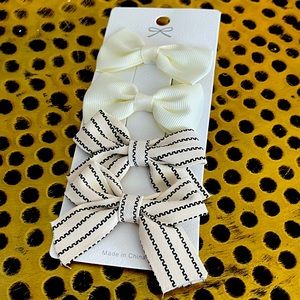 2 pairs or Hair Bows
